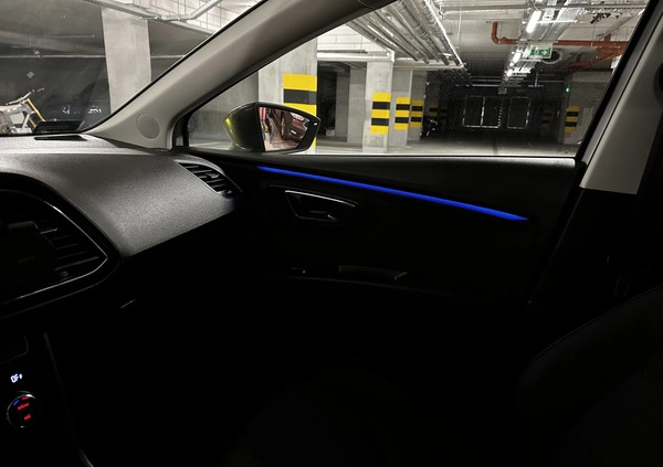 Seat Leon cena 65000 przebieg: 49777, rok produkcji 2018 z Warszawa małe 379